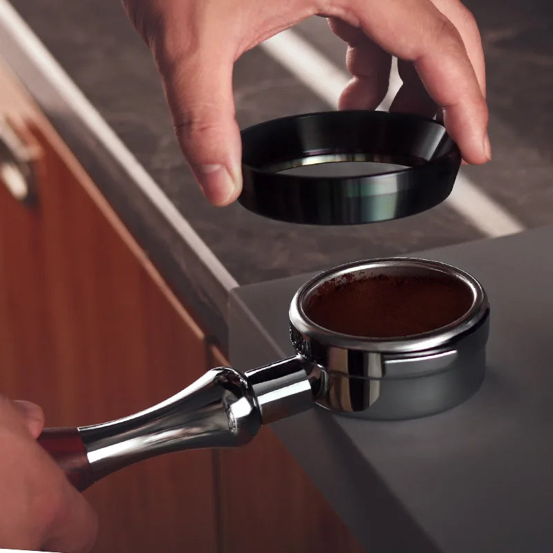 Magentic dosing ring for portafilter